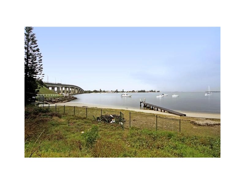 2 Woodlands Road, Taren Point NSW 2229