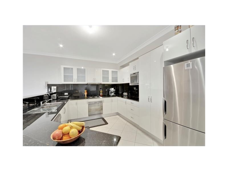 11 Garling Avenue, West Hoxton NSW 2171