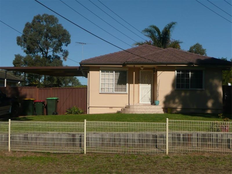 8 Ida Avenue, Lurnea NSW 2170