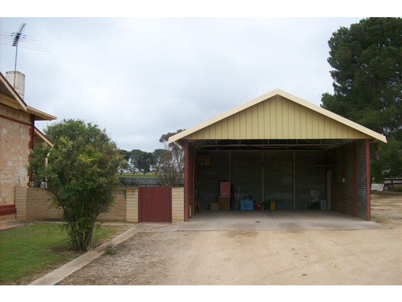 1 – 3 Youngs Road, Owen SA 5460