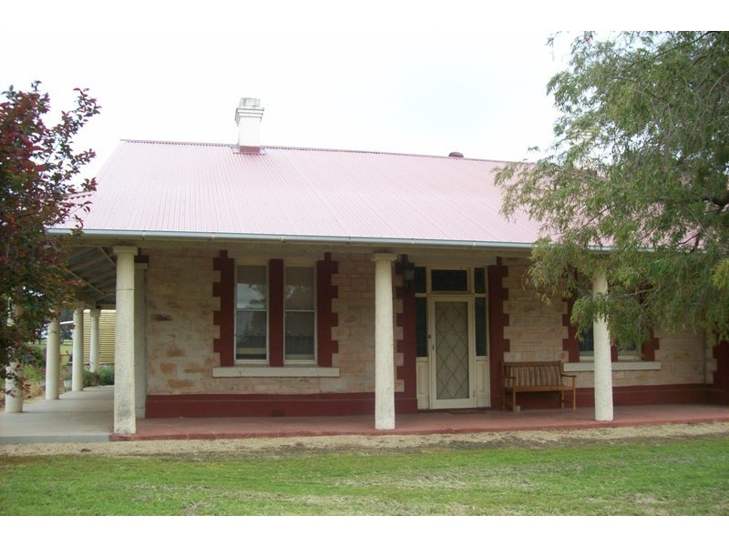 1 – 3 Youngs Road, Owen SA 5460