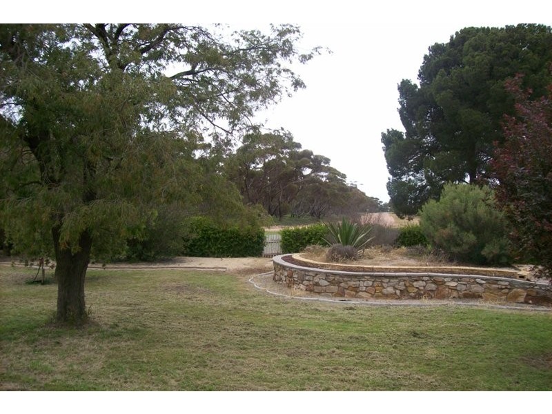 1 – 3 Youngs Road, Owen SA 5460