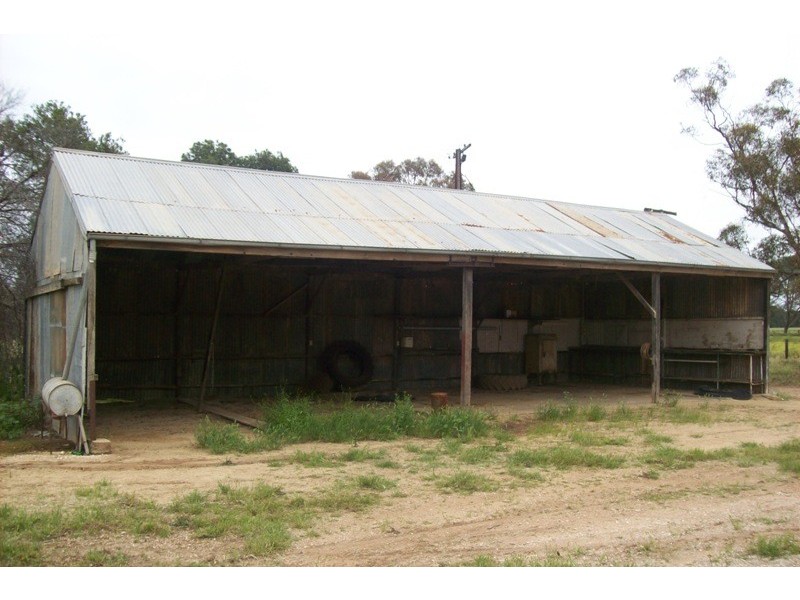 1 – 3 Youngs Road, Owen SA 5460