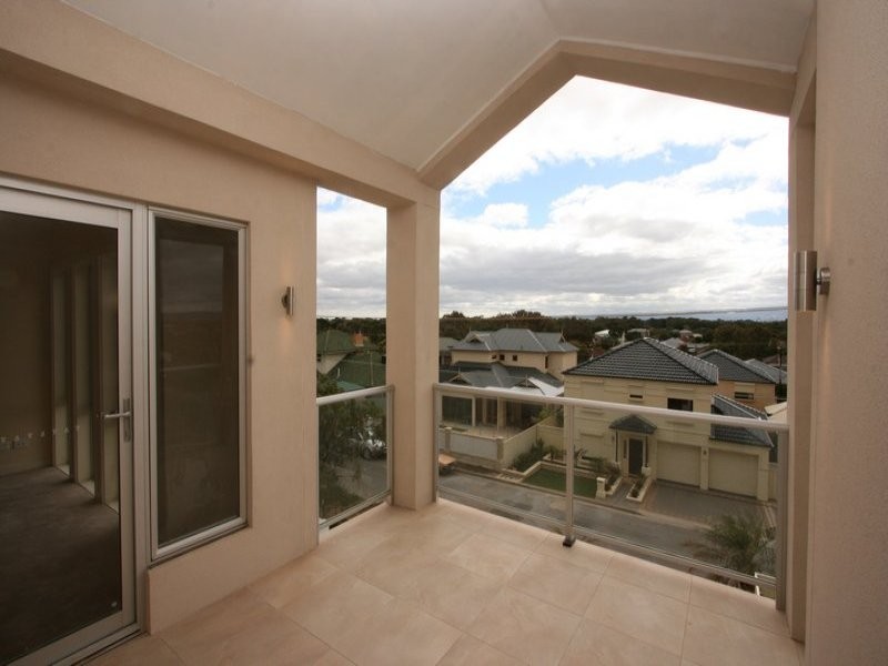 u3/5 Clegowie Street, West Beach SA 5024