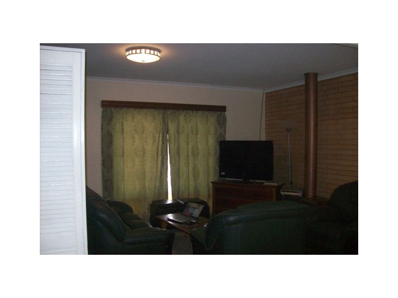 2 Jean Place, Riverton SA 5412