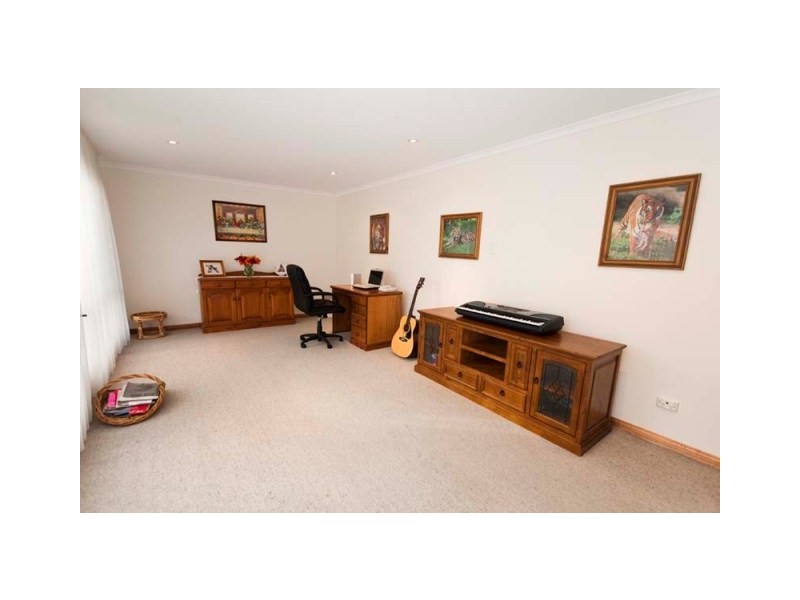 5 Zephyr Grove, Semaphore Park SA 5019