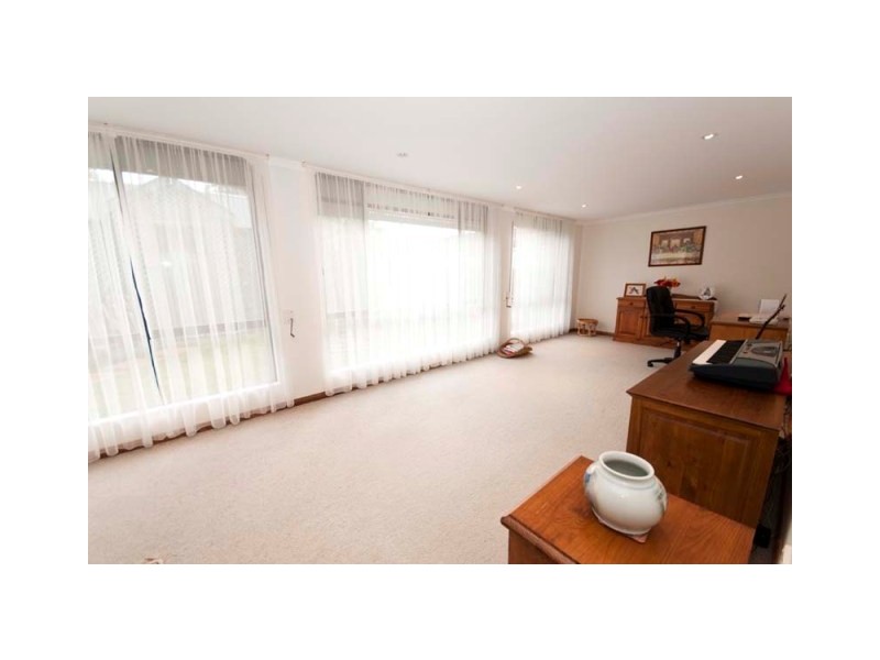 5 Zephyr Grove, Semaphore Park SA 5019