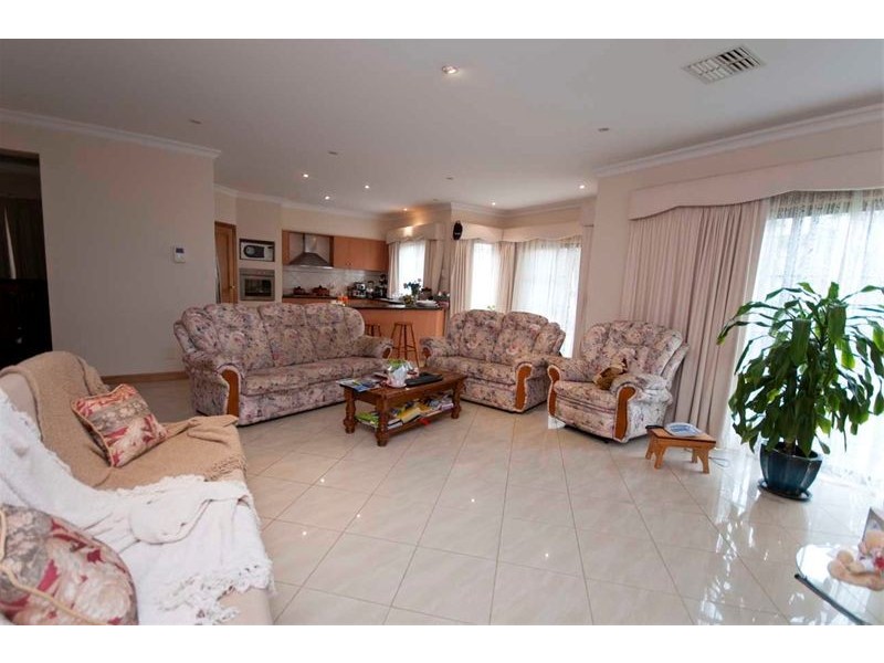 9 Azores Court, Mawson Lakes SA 5095