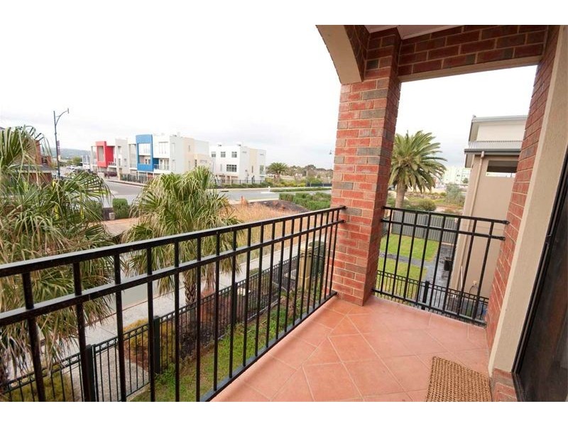 9 Azores Court, Mawson Lakes SA 5095