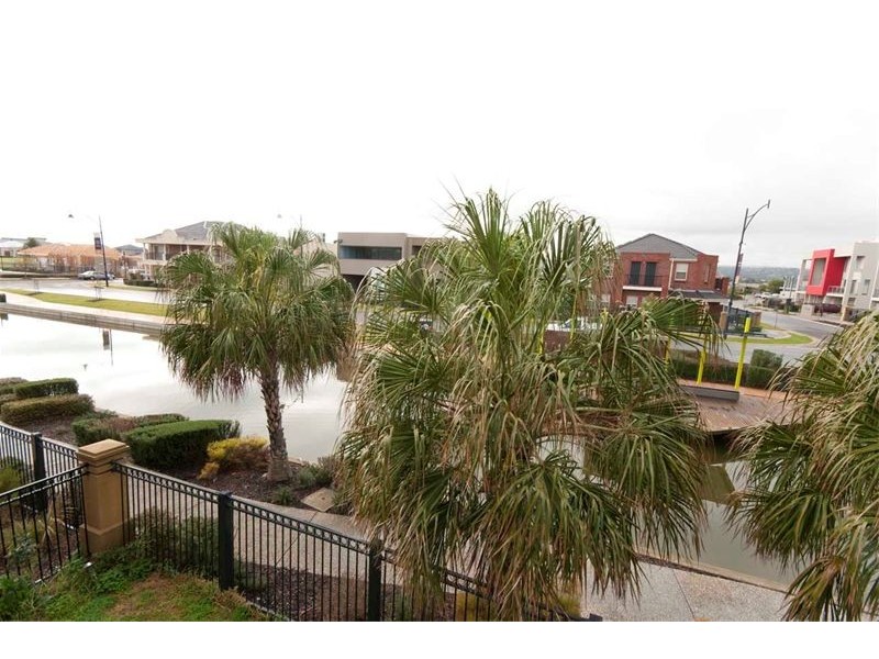 9 Azores Court, Mawson Lakes SA 5095