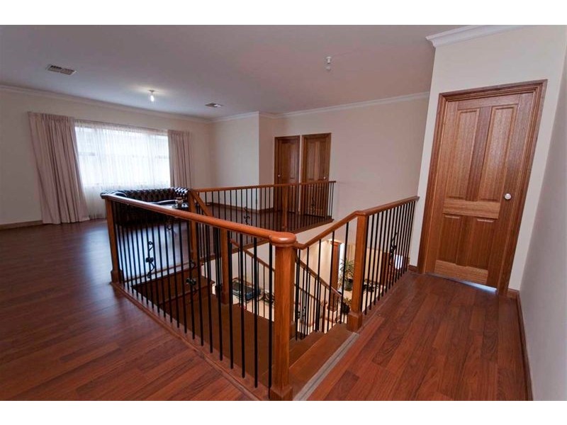 9 Azores Court, Mawson Lakes SA 5095