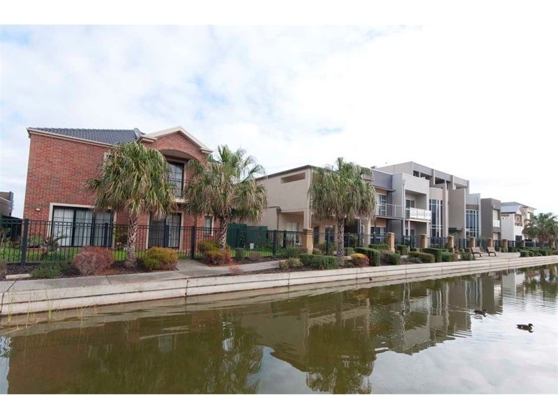 9 Azores Court, Mawson Lakes SA 5095