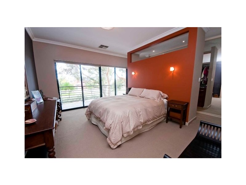 62 Grasswren Way, Mawson Lakes SA 5095