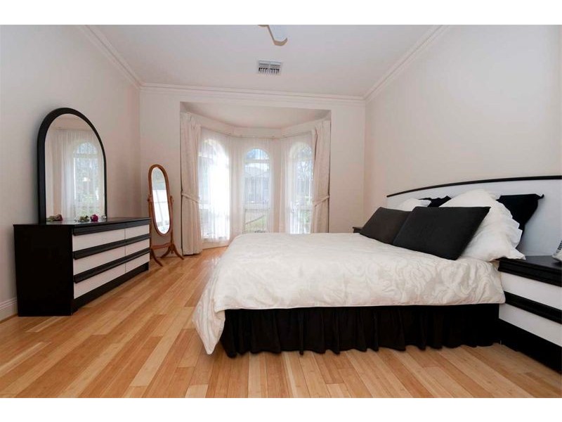 6 Barnett Avenue, St Marys SA 5042