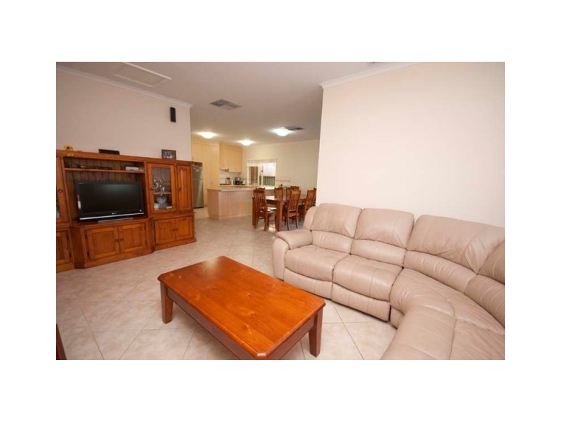 17 Everglade Street, Mawson Lakes SA 5095