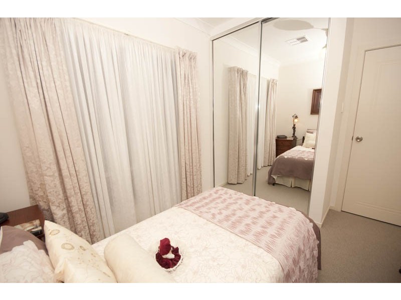 2/42 Strathfield Terrace, Largs North SA 5016