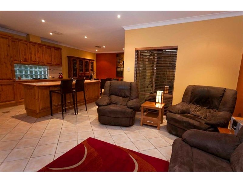 7 Grassmere Place, Mawson Lakes SA 5095