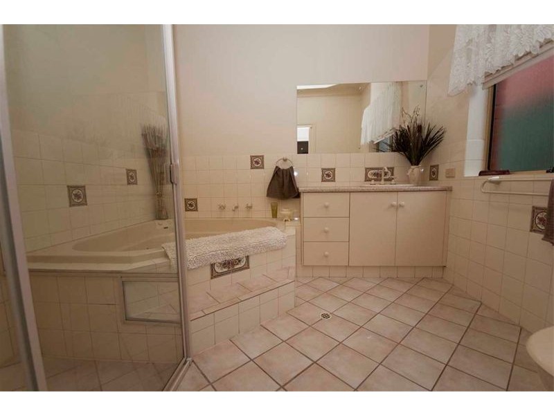 7 Grassmere Place, Mawson Lakes SA 5095