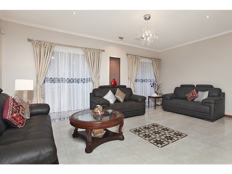 43 MacMillan Avenue, Mawson Lakes SA 5095