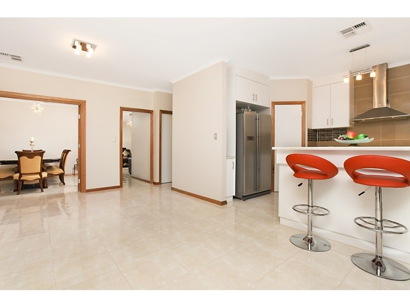 43 MacMillan Avenue, Mawson Lakes SA 5095