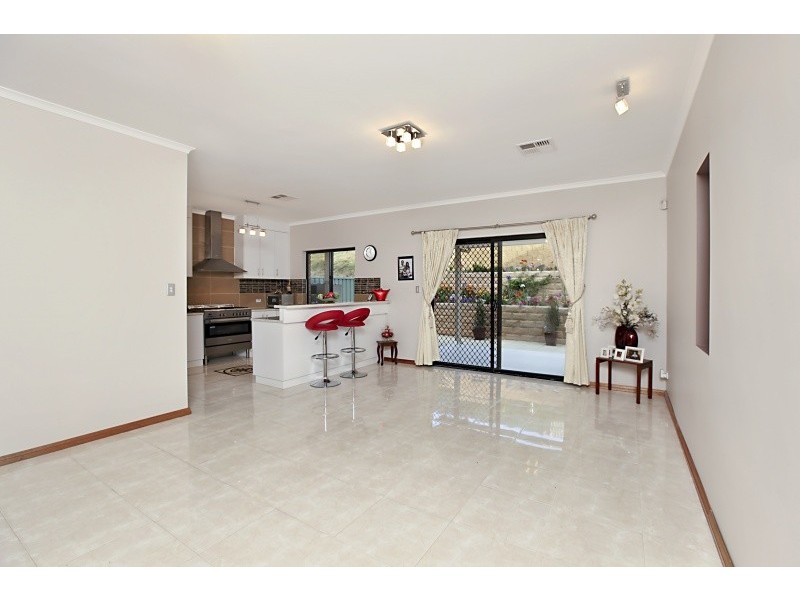 43 MacMillan Avenue, Mawson Lakes SA 5095