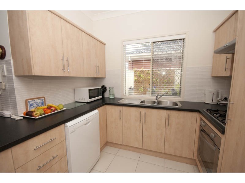 2/42 Strathfield Terrace, Largs North SA 5016