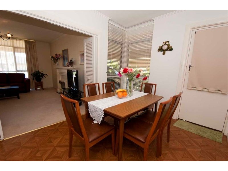 17 Windermere Ave, Novar Gardens SA 5040