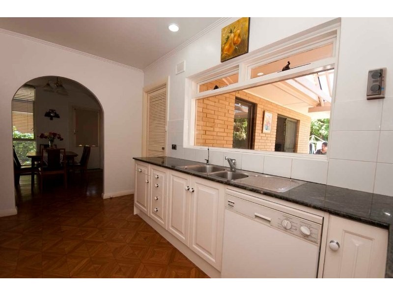 17 Windermere Ave, Novar Gardens SA 5040