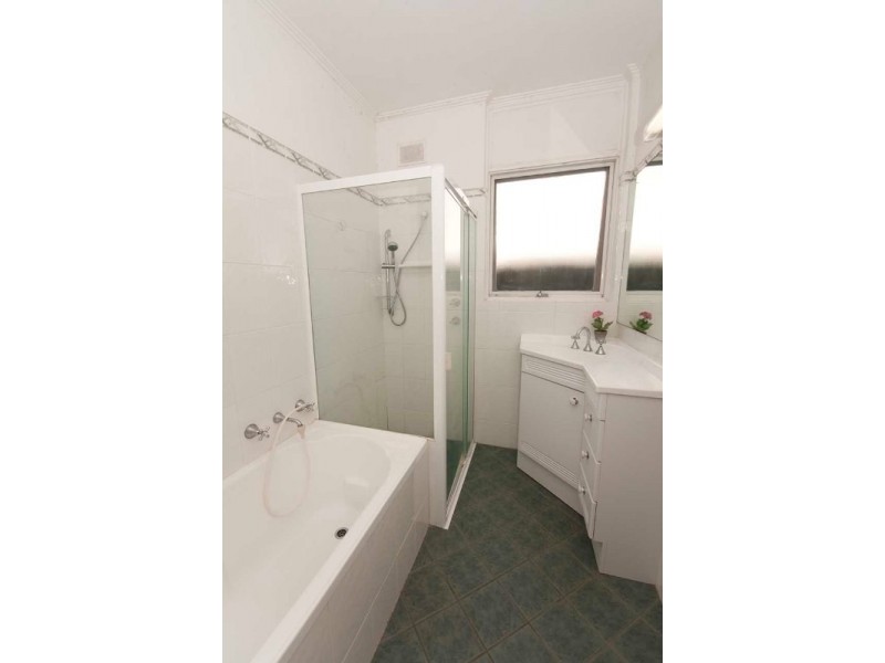 17 Windermere Ave, Novar Gardens SA 5040