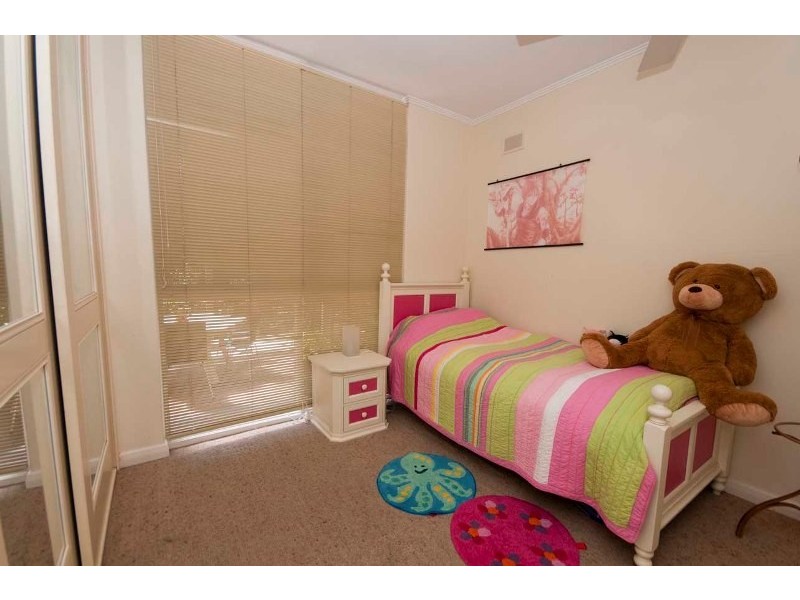 17 Windermere Ave, Novar Gardens SA 5040