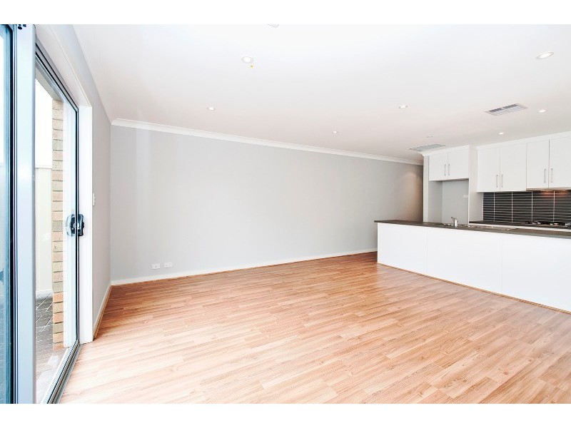 Residence 1 68 White Crescent, Seacombe Gardens SA 5047