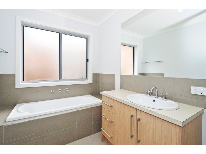 Residence 2 68 White Crescent, Seacombe Gardens SA 5047