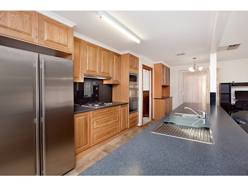 11 Pantowora Drive, Hope Valley SA 5090