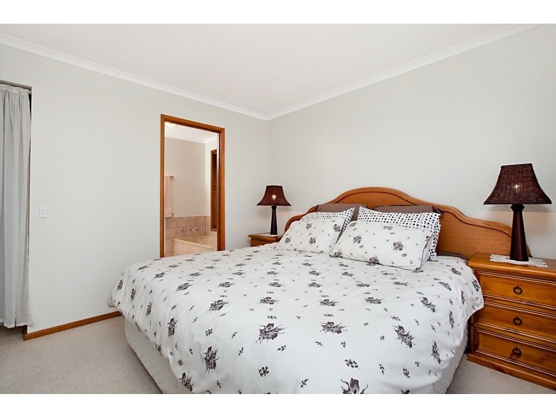 11 Pantowora Drive, Hope Valley SA 5090