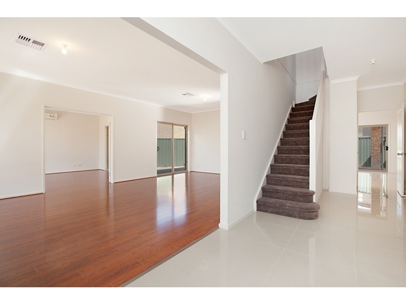 17 Mapleton Circuit, Mawson Lakes SA 5095