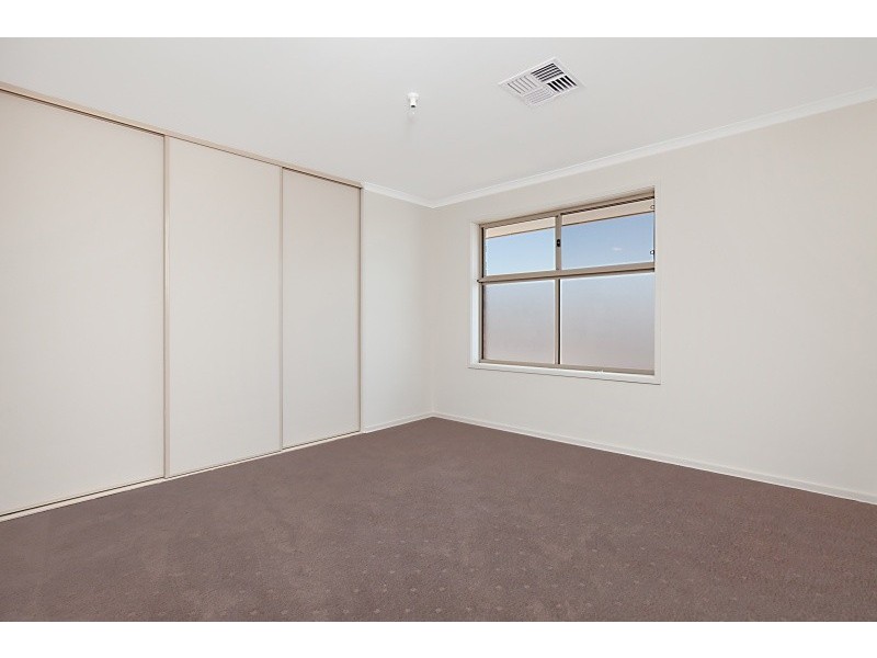 17 Mapleton Circuit, Mawson Lakes SA 5095