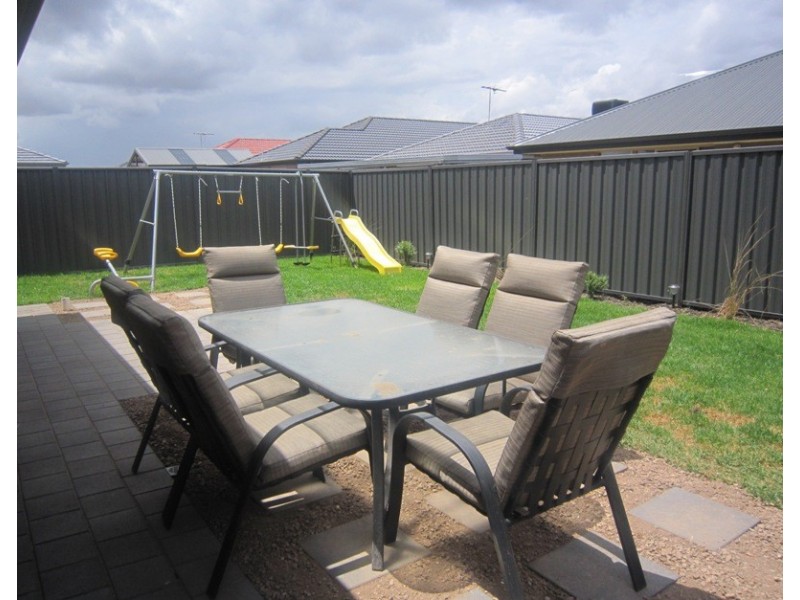 43 Coonawarra Avenue, Andrews Farm SA 5114