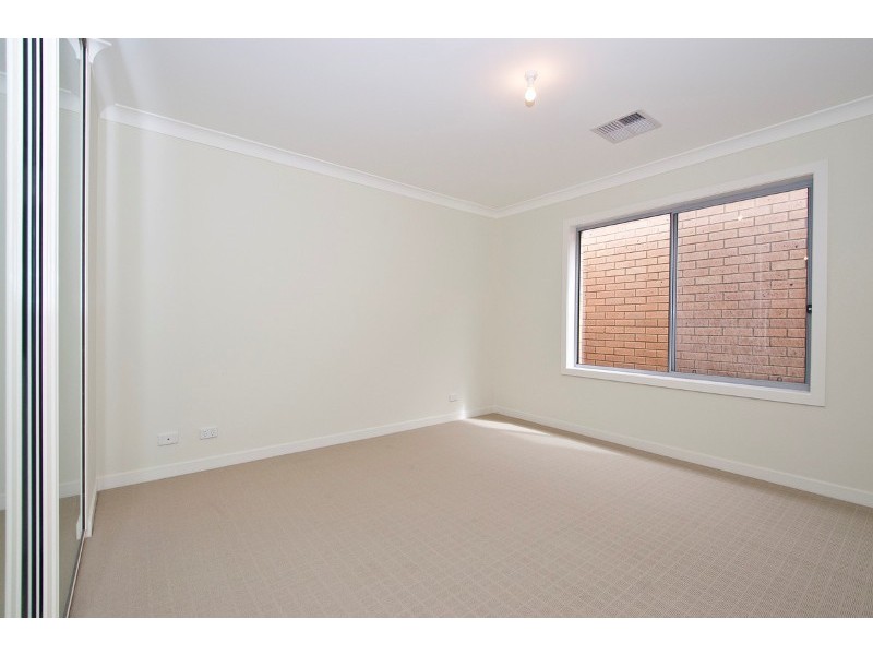 Residence 2 68 White Crescent, Seacombe Gardens SA 5047
