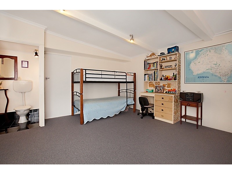 18 Hilltop Avenue, Ridgehaven SA 5097