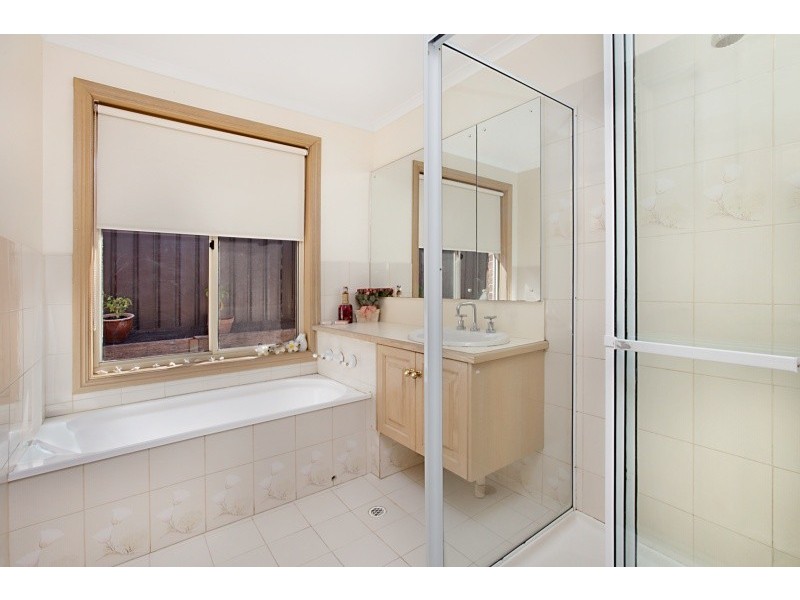 3 Greenfinch Court, Wynn Vale SA 5127