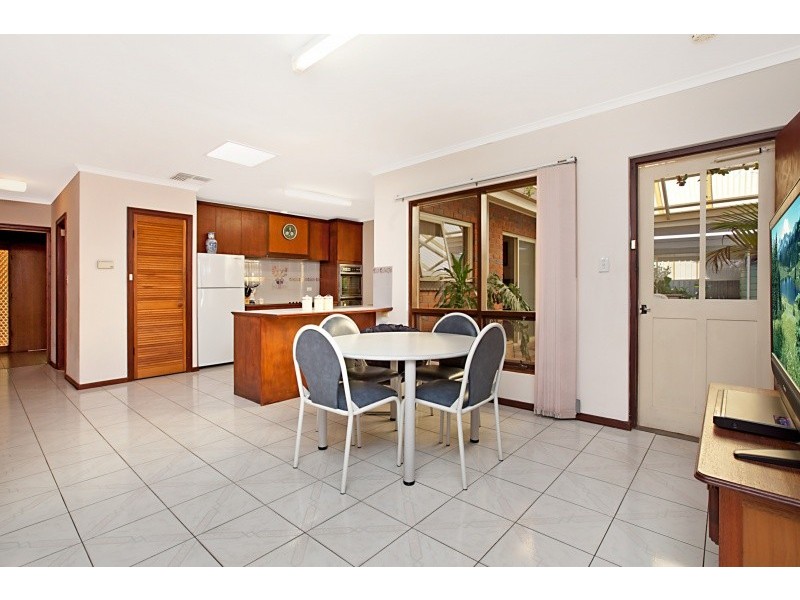 12 Heysen Crescent, West Lakes Shore SA 5020