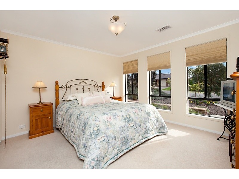 11 Jackaroo Crescent, Walkley Heights SA 5098