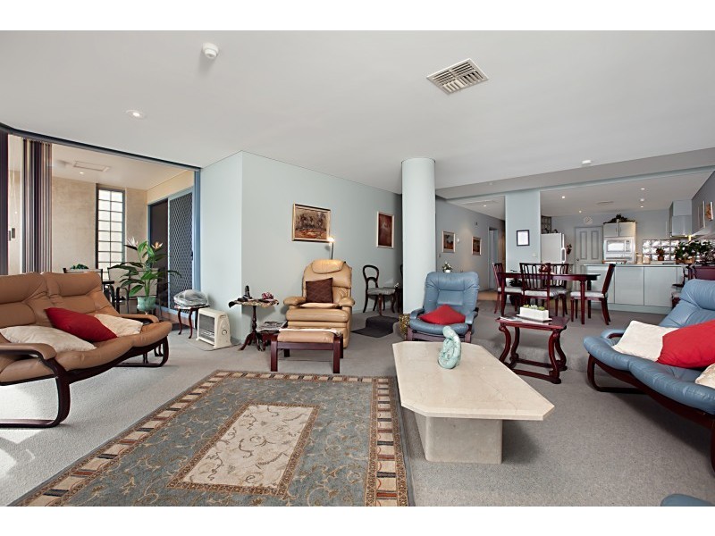 Apt 5, 10 North Esplanade, Glenelg North SA 5045