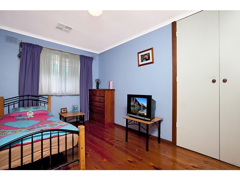 10 Hinkler Crescent, Modbury Heights SA 5092