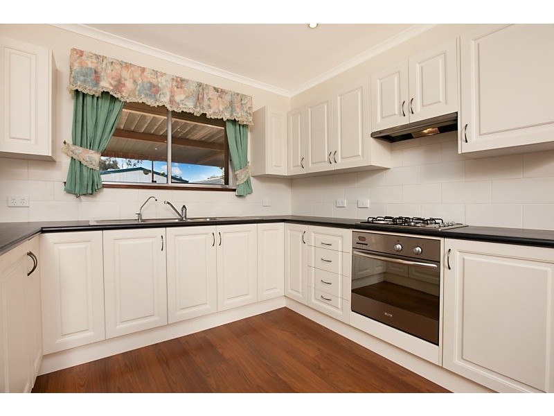 4 Dawn Avenue, Brahma Lodge SA 5109