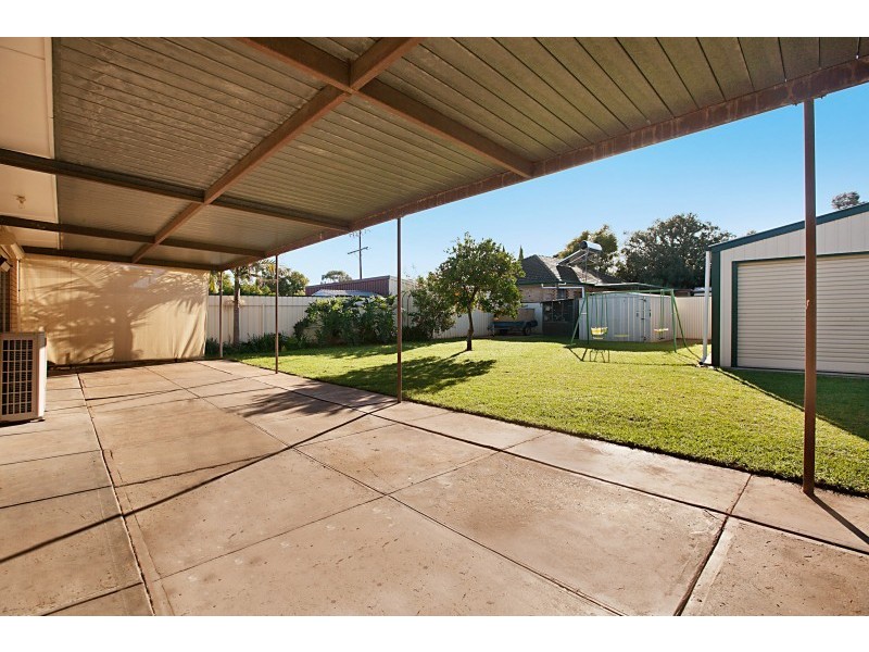 4 Dawn Avenue, Brahma Lodge SA 5109
