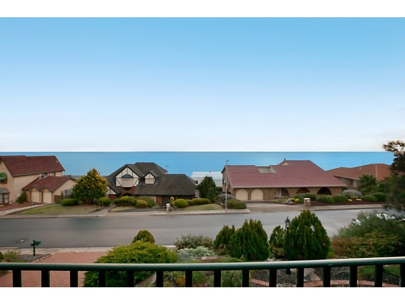 8 Arafura Court, Hallett Cove SA 5158