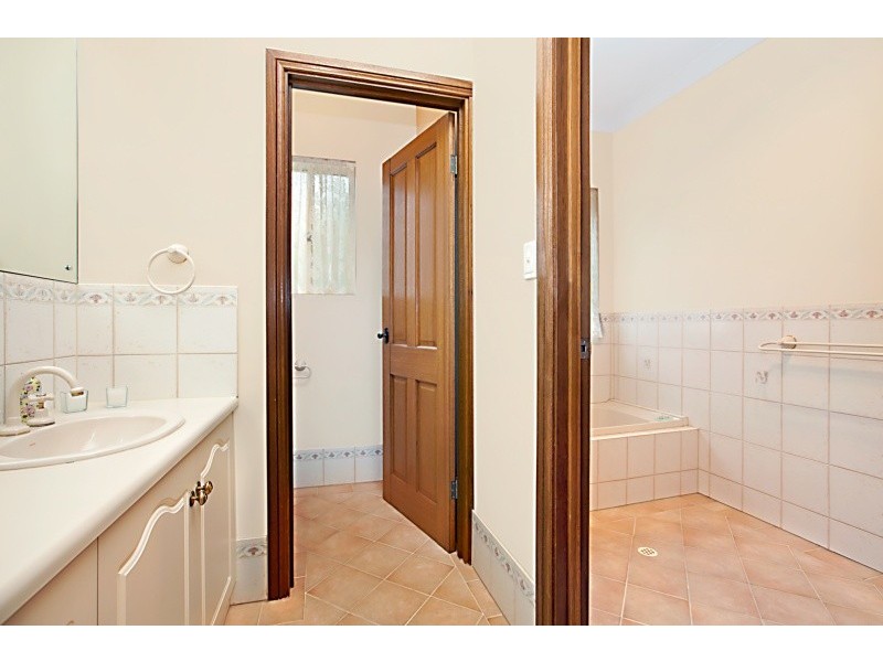 8 Arafura Court, Hallett Cove SA 5158