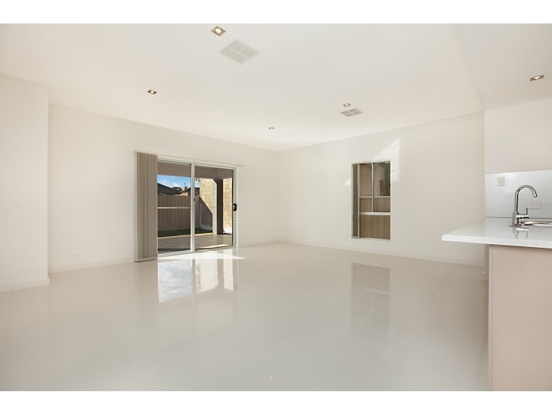 8a Lasscock Avenue, Findon SA 5023