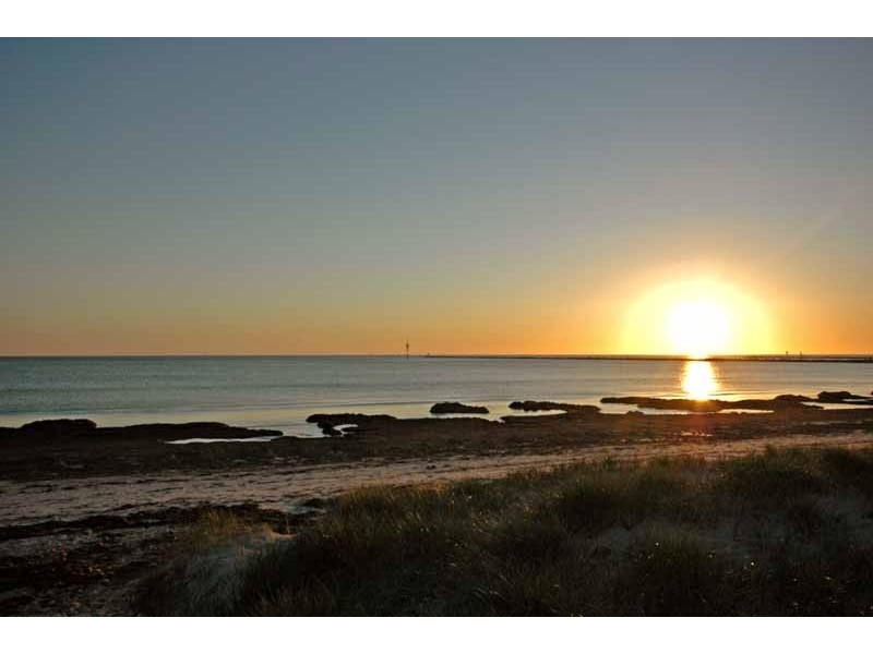 125 Military Road, Tennyson SA 5022